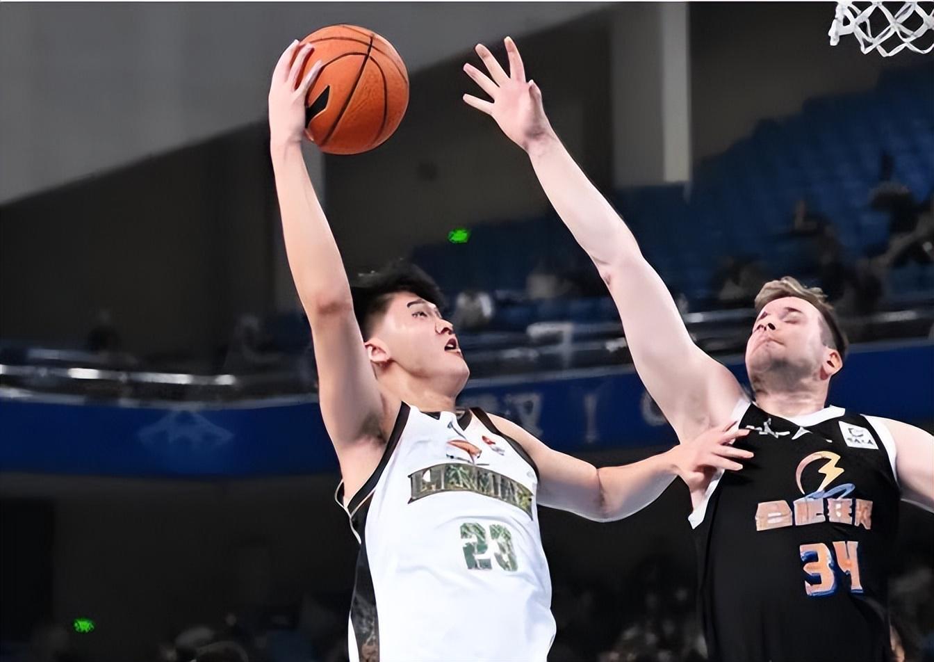 kaiyun安全登录-辽宁男篮，昨晚比赛用了一名新人，表现不错，但很快又被换了下去