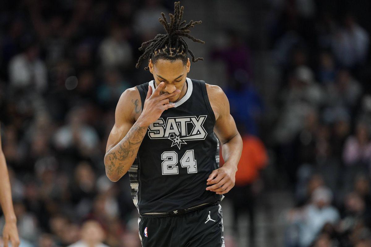 开云体育首页-从马刺老大变成球队“配角”！打了6年NBA，他总算找到自己的定位